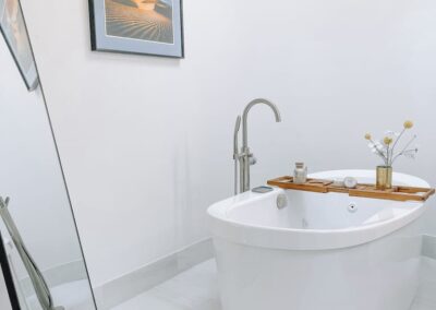 Home Staging Everett Wa Modern Master Bath 1